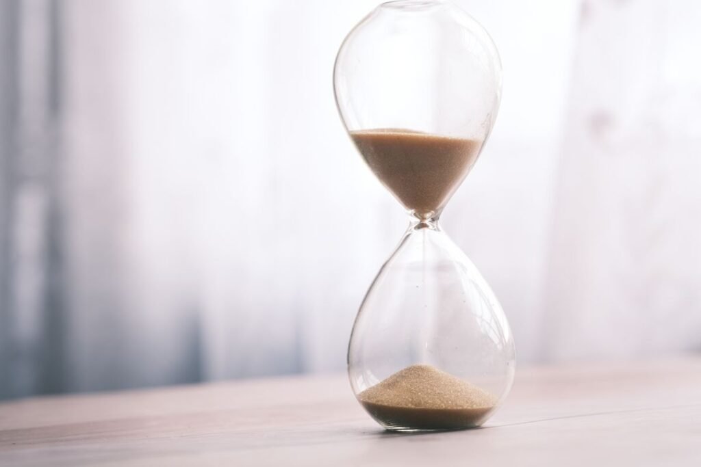 Hourglass representing the sequence of planetary Dasha periods in Vedic astrology